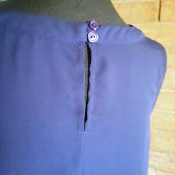 Sami & Jo Women's Sleeveless Blouse in Navy Keyhole Neckline - Size S - Picture 3 of 10